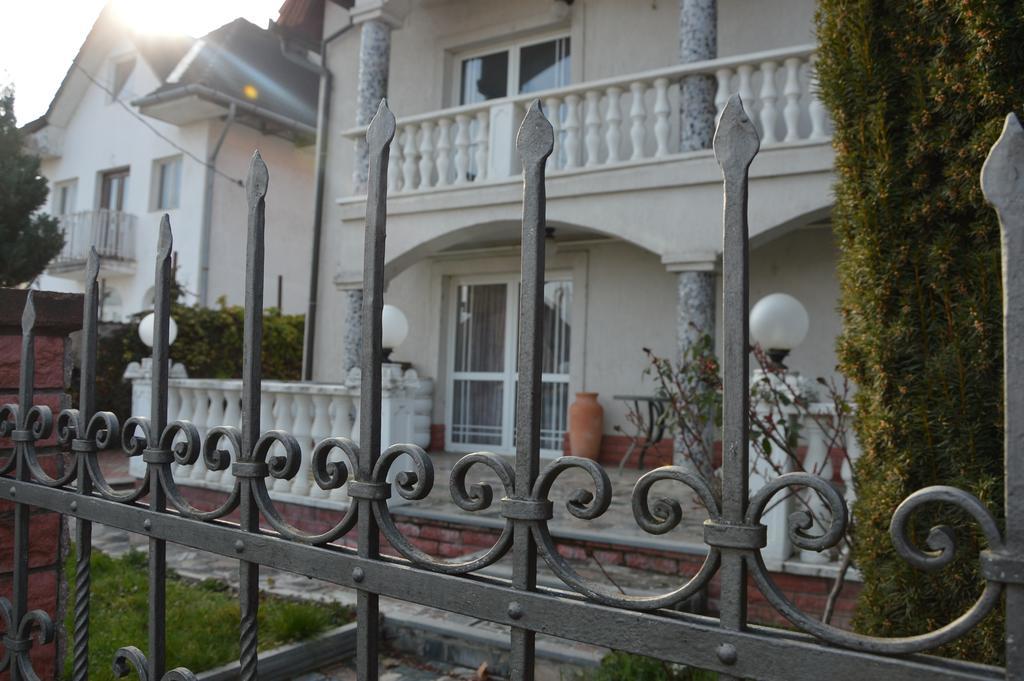 Kristaly Apartman Bed and Breakfast Hévíz Exteriör bild