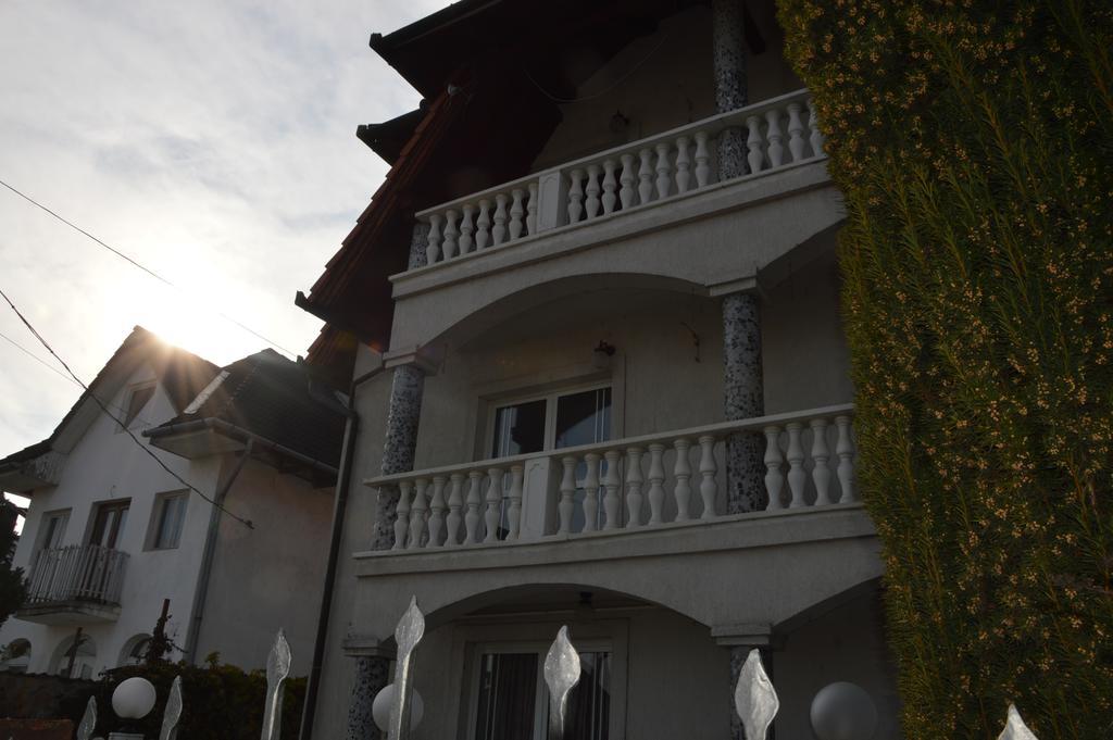 Kristaly Apartman Bed and Breakfast Hévíz Exteriör bild