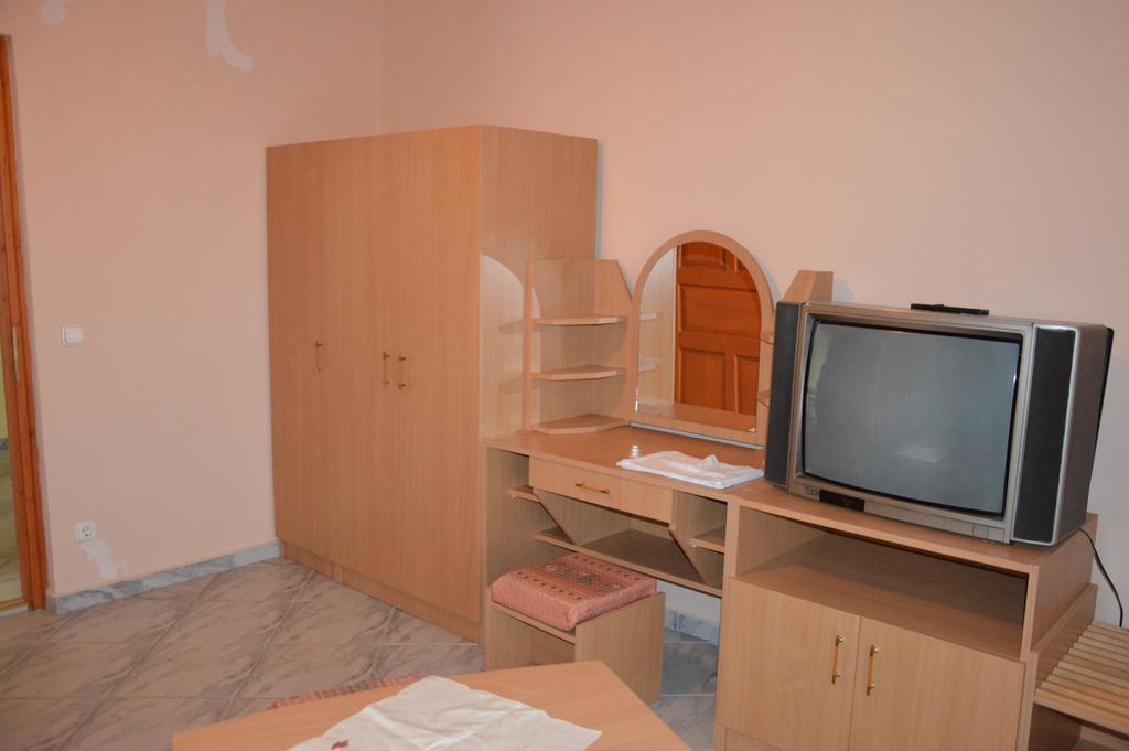 Kristaly Apartman Bed and Breakfast Hévíz Exteriör bild
