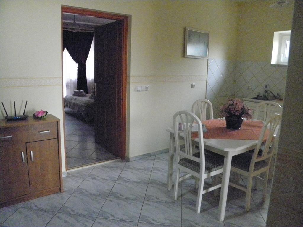 Kristaly Apartman Bed and Breakfast Hévíz Exteriör bild