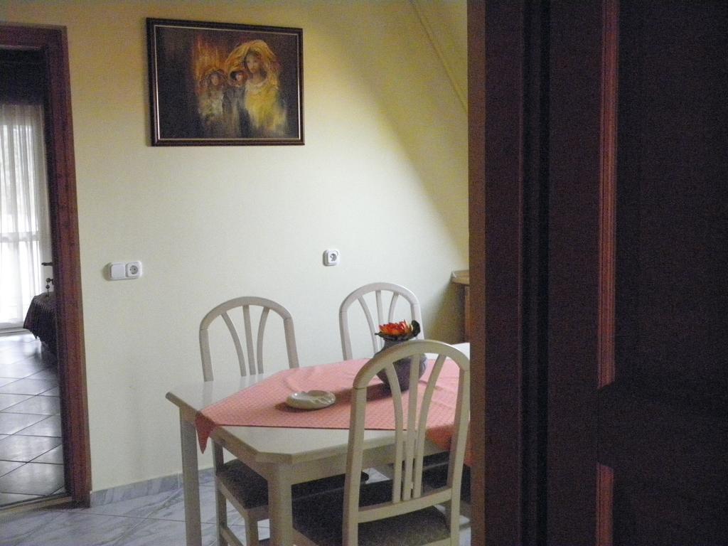 Kristaly Apartman Bed and Breakfast Hévíz Exteriör bild