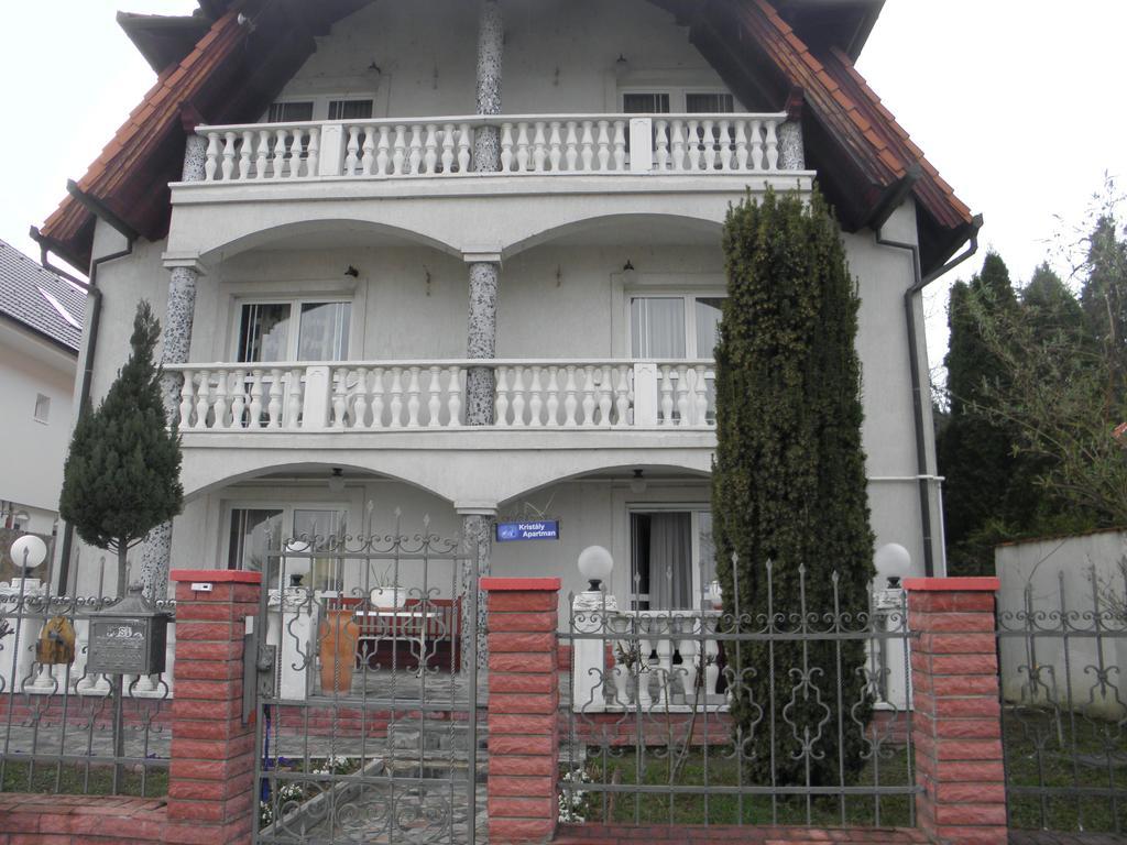 Kristaly Apartman Bed and Breakfast Hévíz Exteriör bild