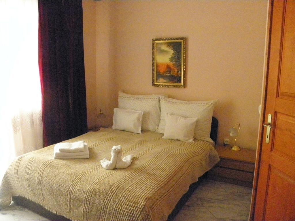 Kristaly Apartman Bed and Breakfast Hévíz Exteriör bild